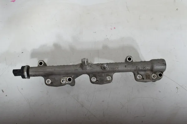 Acquista il Rail del carburante completo di sensore BMW 3 3.0 (F30/F31) 2012-2019 13537639975 18323 per 100 € ⏩ Autoriccio Acquista il Rail del carburante completo di sensore BMW 3 3.0 (F30/F31) 2012-2019 13537639975 18323 per 100 € ⏩ Autoriccio