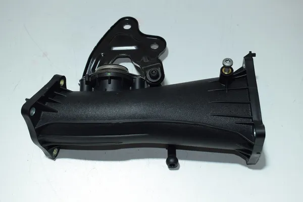 Acquista il Tubo del filtro dell'aria Audi Q5 3.0 TDI (8R) 2008-2017 059145762AB 15144 per 80 € ⏩ Autoriccio Acquista il Tubo del filtro dell'aria Audi Q5 3.0 TDI (8R) 2008-2017 059145762AB 15144 per 80 € ⏩ Autoriccio
