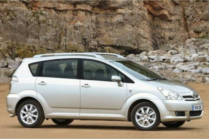 Ricambi Usati Toyota Corolla Verso 2004-2009 in Magazzino per VIN YM1MC5851CJ124833